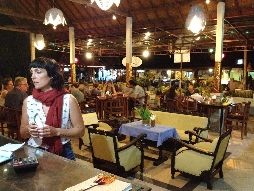 Astina Hotel Lovina Екстериор снимка